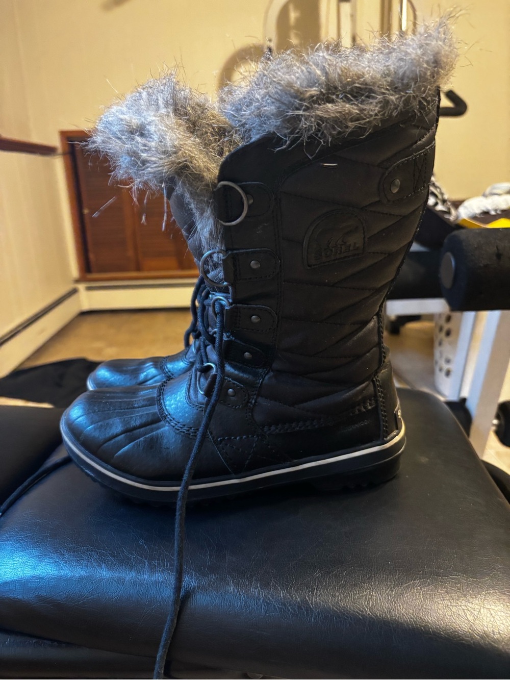 Sorel Women's Black Lace-Up Winter Boots with Faux Fur Trim